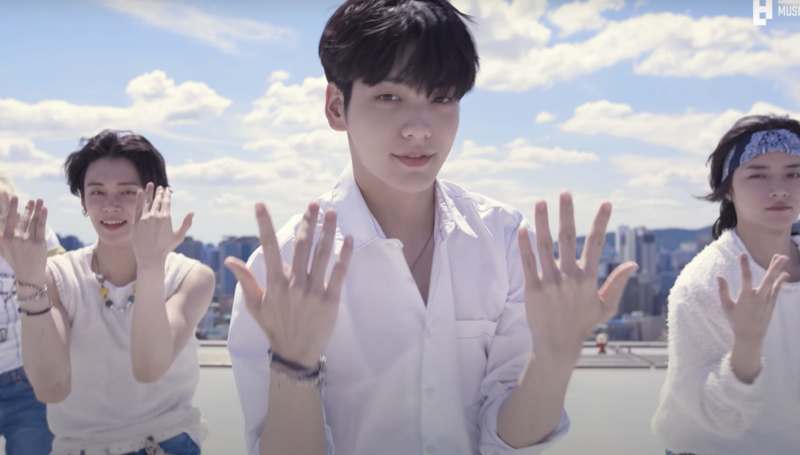 TXT-4_1600x910_acf_cropped