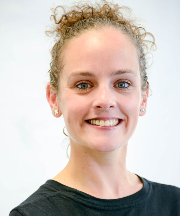 Sarah Ewing headshot